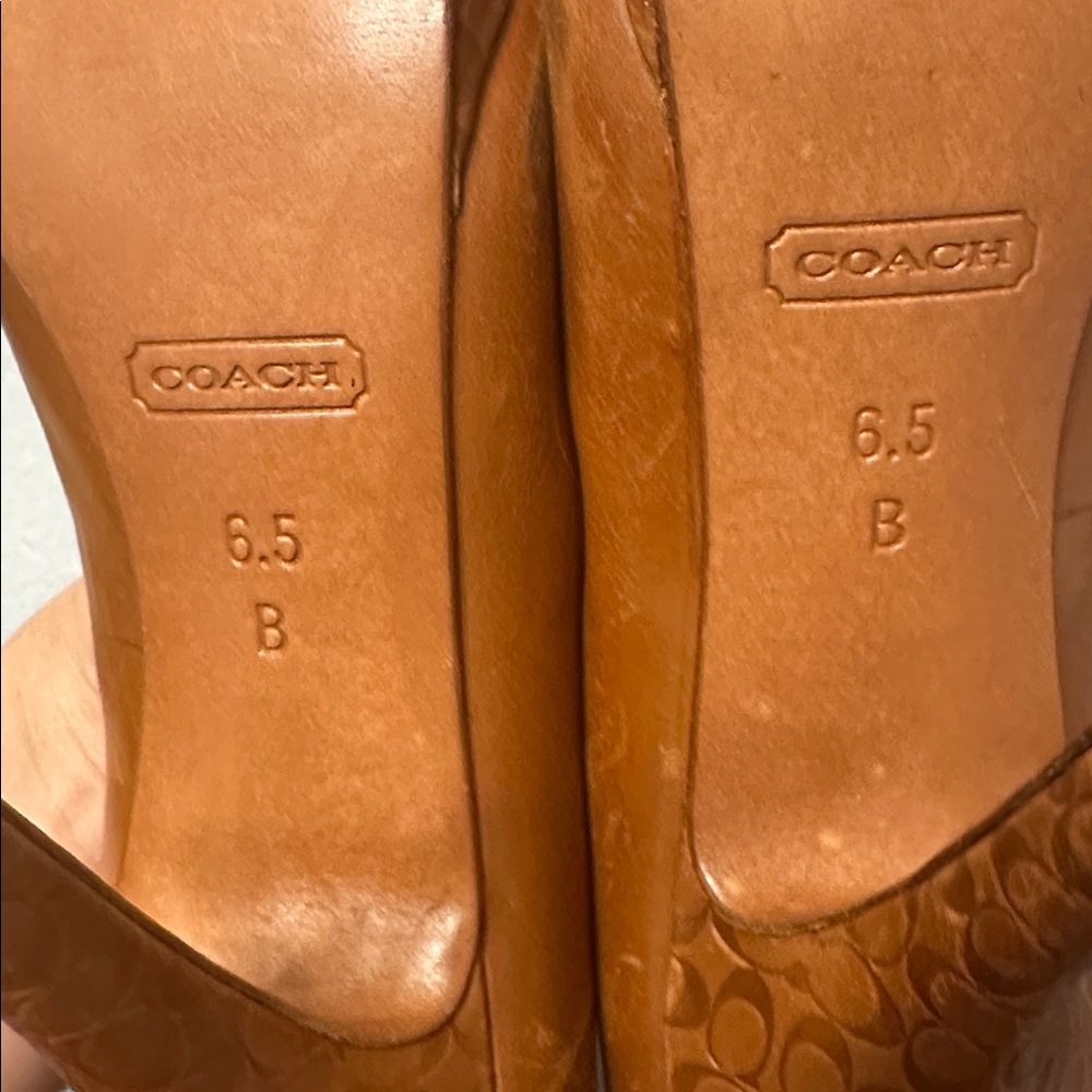 Coach Women's Brown Leather Heels - Picture 5 of 6